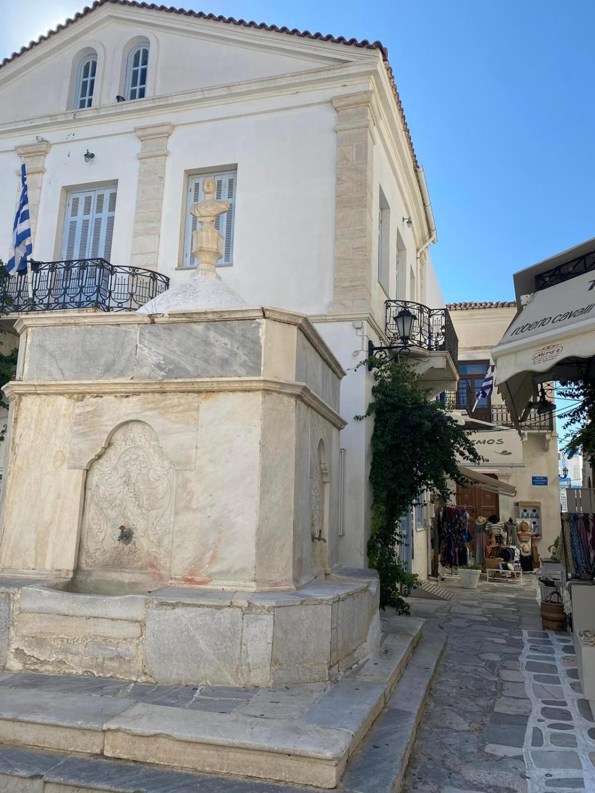 Iakovos' Luxury Penthouse Daire Tínos Dış mekan fotoğraf